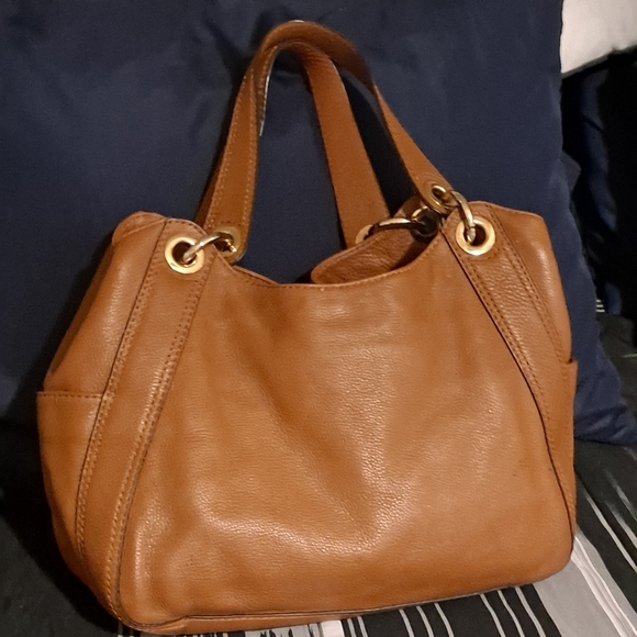 MICHAEL KORS PEBBLE LEATHER LUDLOW SHOULDER BAG - Picture 2 of 7